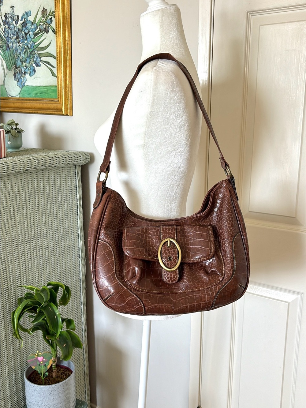 Classic Croc-Embossed Faux Leather Shoulder Bag - Brown